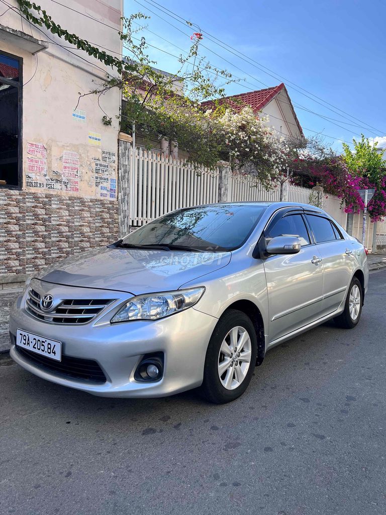 Фото 2: Toyota Corolla Altis 2012 АКПП Отличное состояние