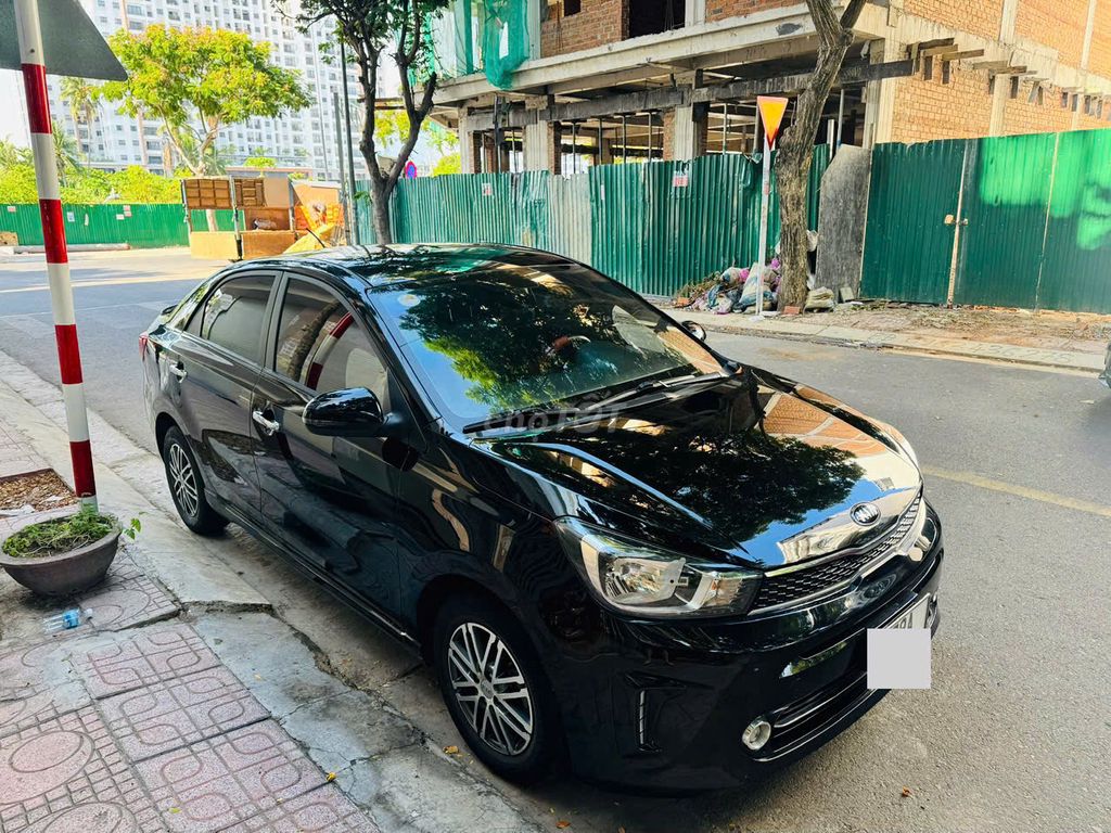 Фото 2: Kia Soluto Luxury 2021 черный 44000 км отличное состояние