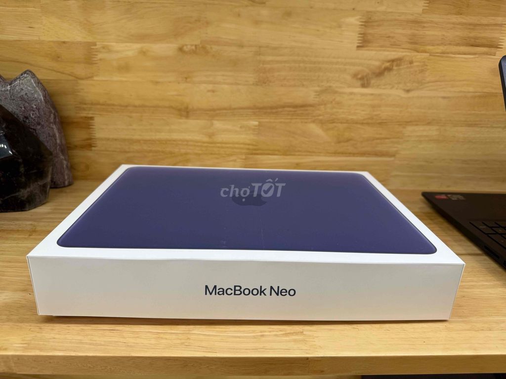 Apple Macbook Neo 13 inch 8GB/256GB Новый полный комплект