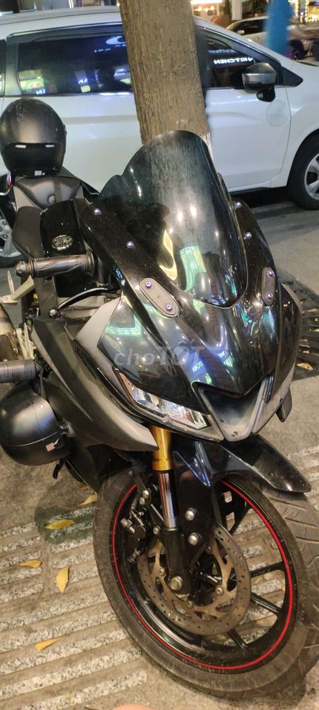 Фото 3: Yamaha R15 Черный