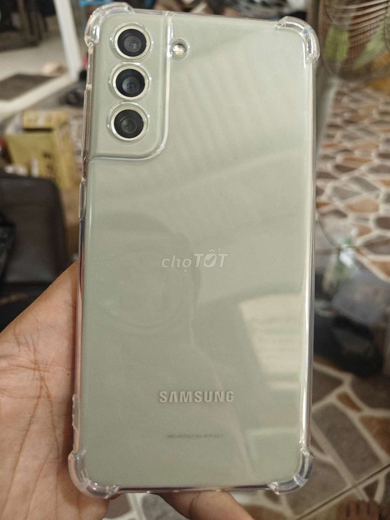 Телефон Samsung S21 FE 5G с NFC
