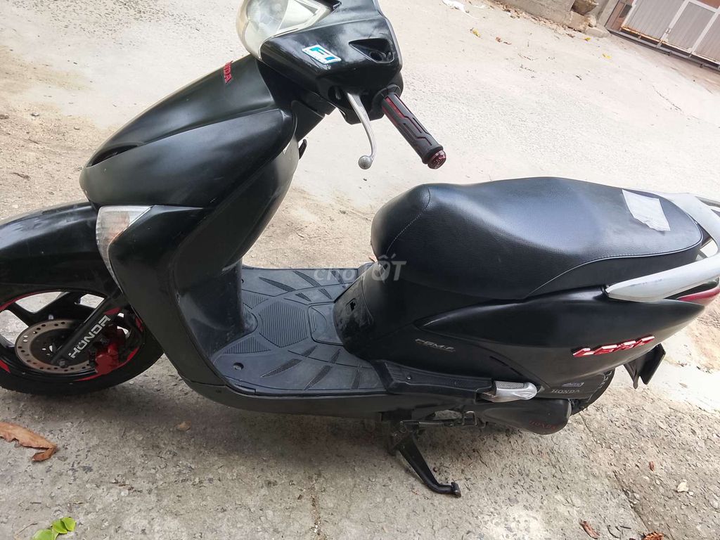 Фото 2: Honda Lead 2024 Черный