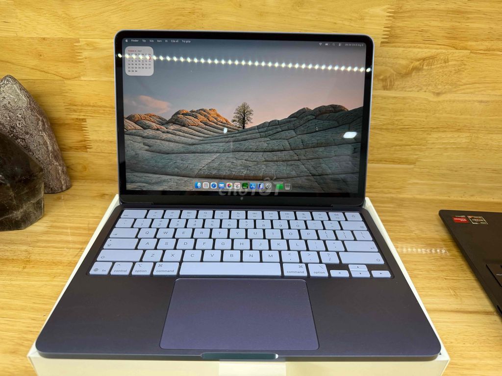 Фото 3: Apple Macbook Neo 13 inch 8GB/256GB Новый полный комплект