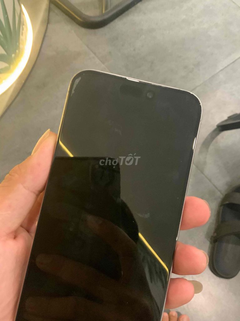Фото 2: iPhone 15 Pro Max обход без использования SIM-карты