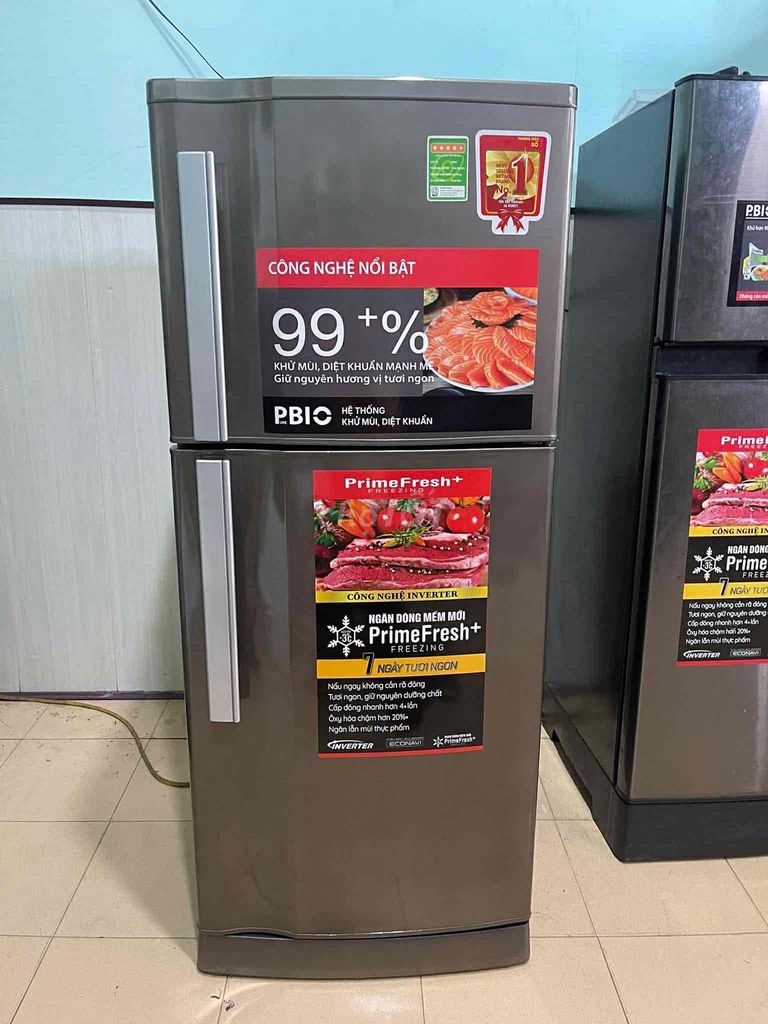 Холодильник Panasonic Inverter коричневого цвета