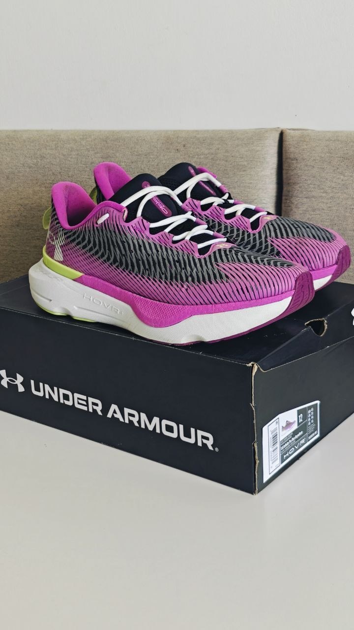 Продаются практически новые оригинальные кроссовки Under Armour Infini