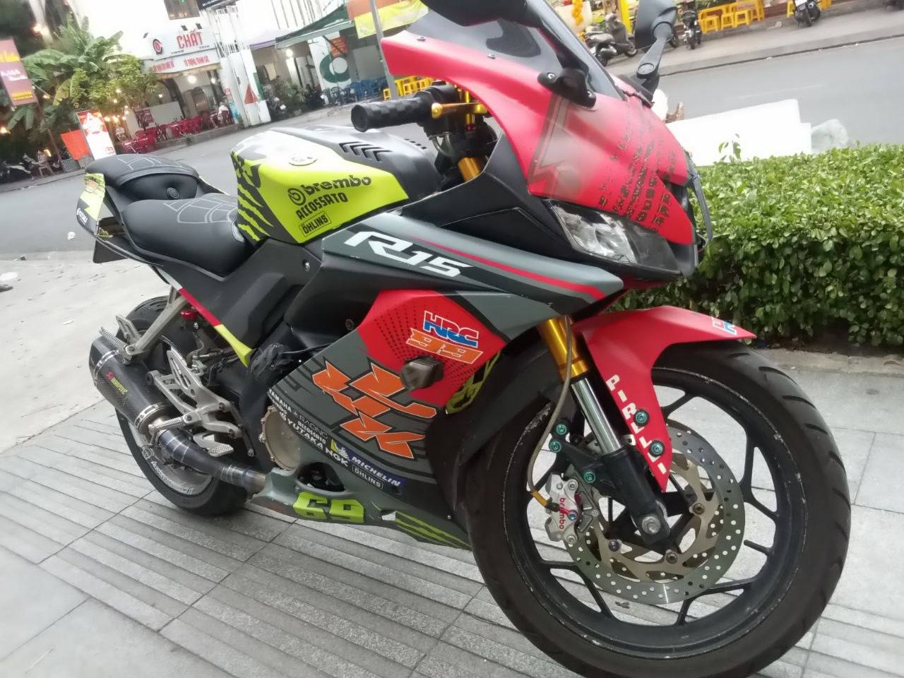 Продаётся спортивный мотоцикл Yamaha R15 V3 с внешними доработками
