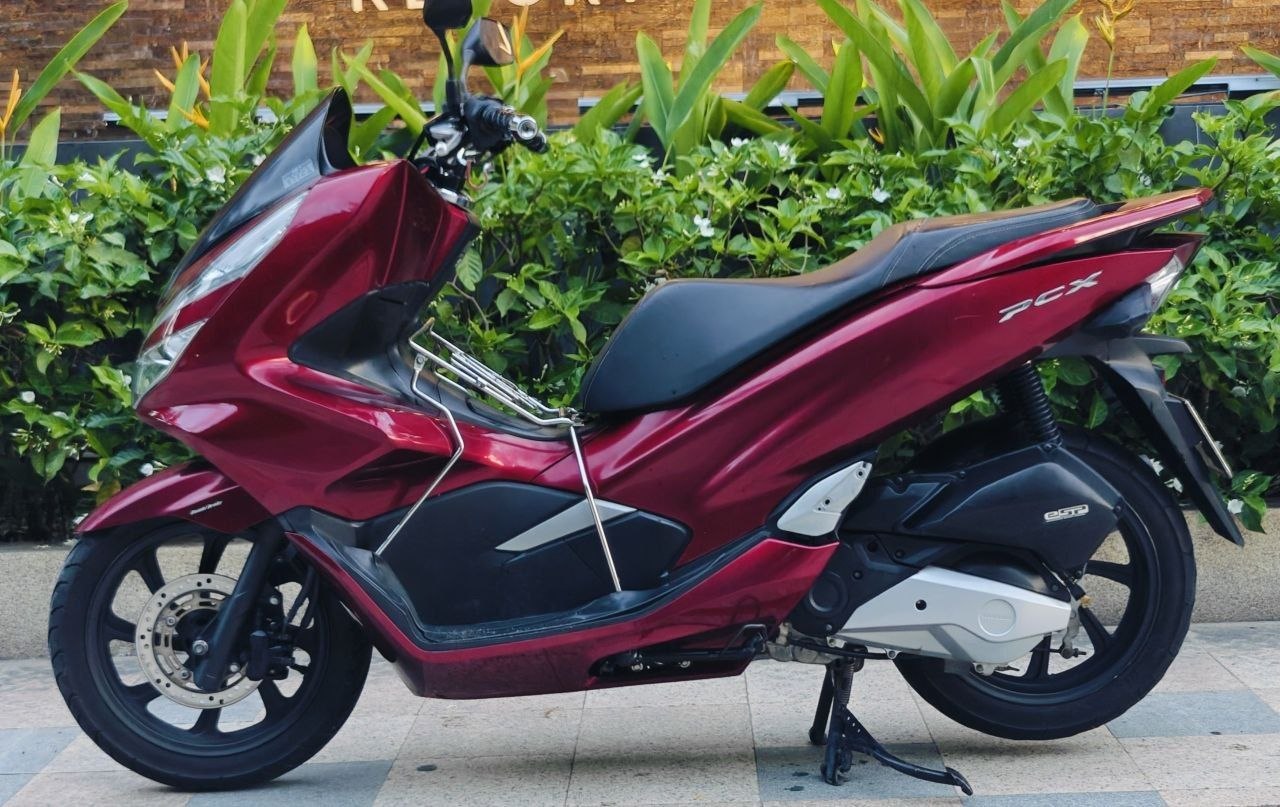 Фото 2: Продаю личный байк Honda PCX 125, 2022 года, третье поколение