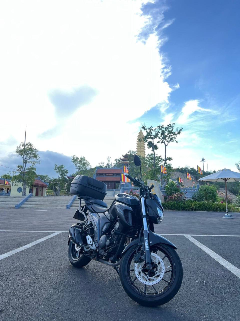Продаётся мотоцикл Yamaha FZ25 в отличном состоянии, подходит для повс