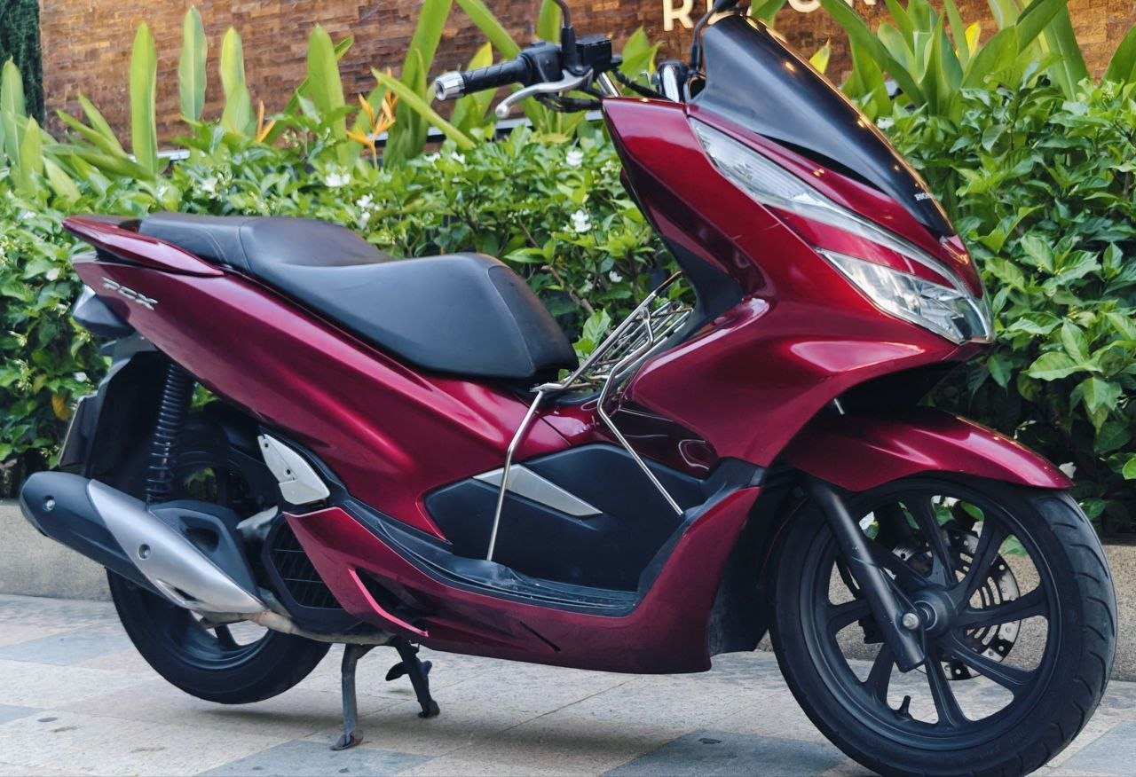 Фото 3: Продаю личный байк Honda PCX 125, 2022 года, третье поколение