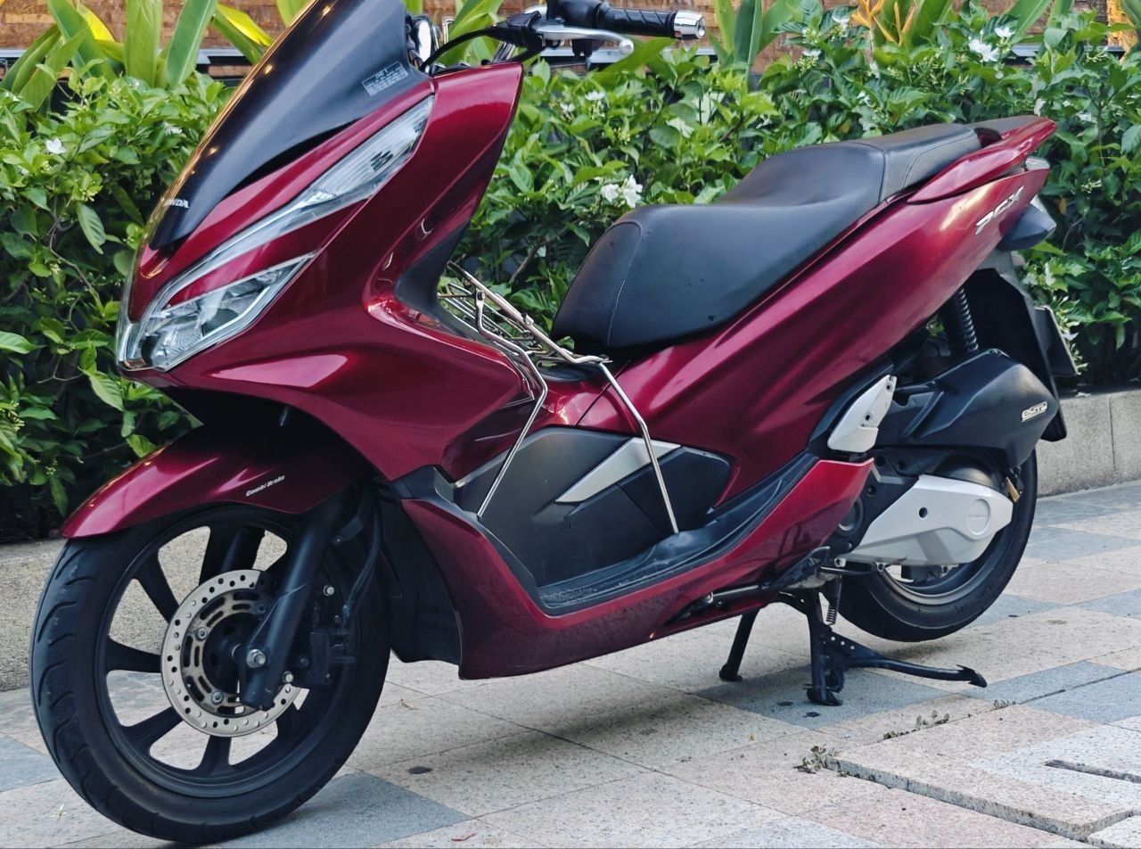 Продаю личный байк Honda PCX 125, 2022 года, третье поколение