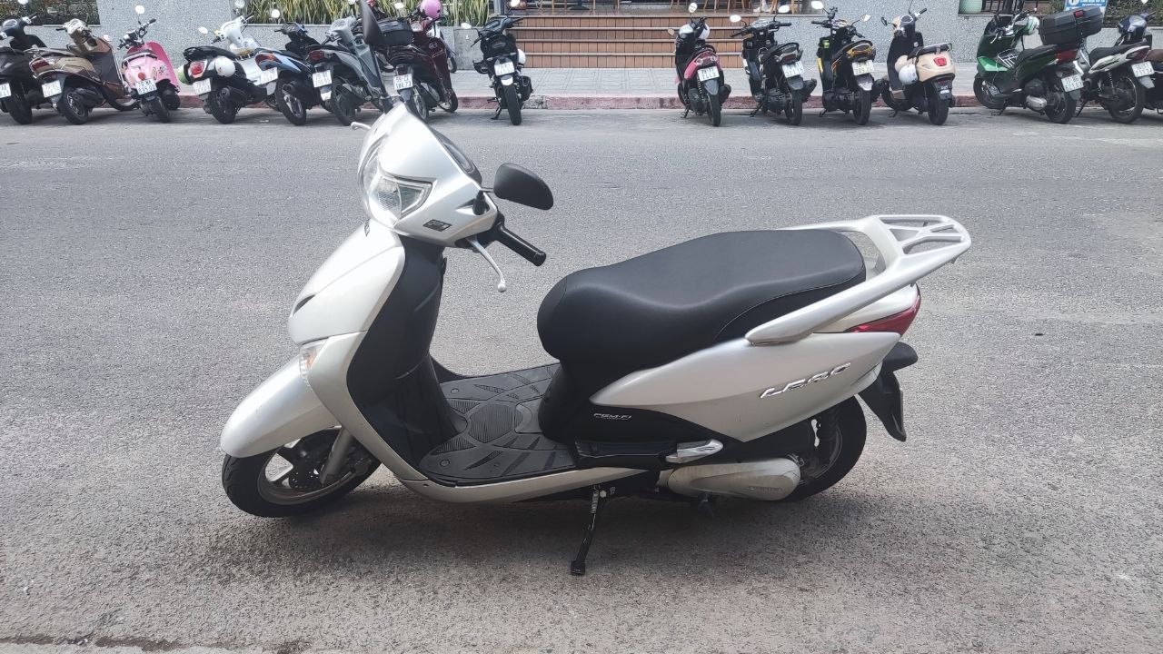 Продаётся Honda Lead 110 2008 года, объем 108 куб