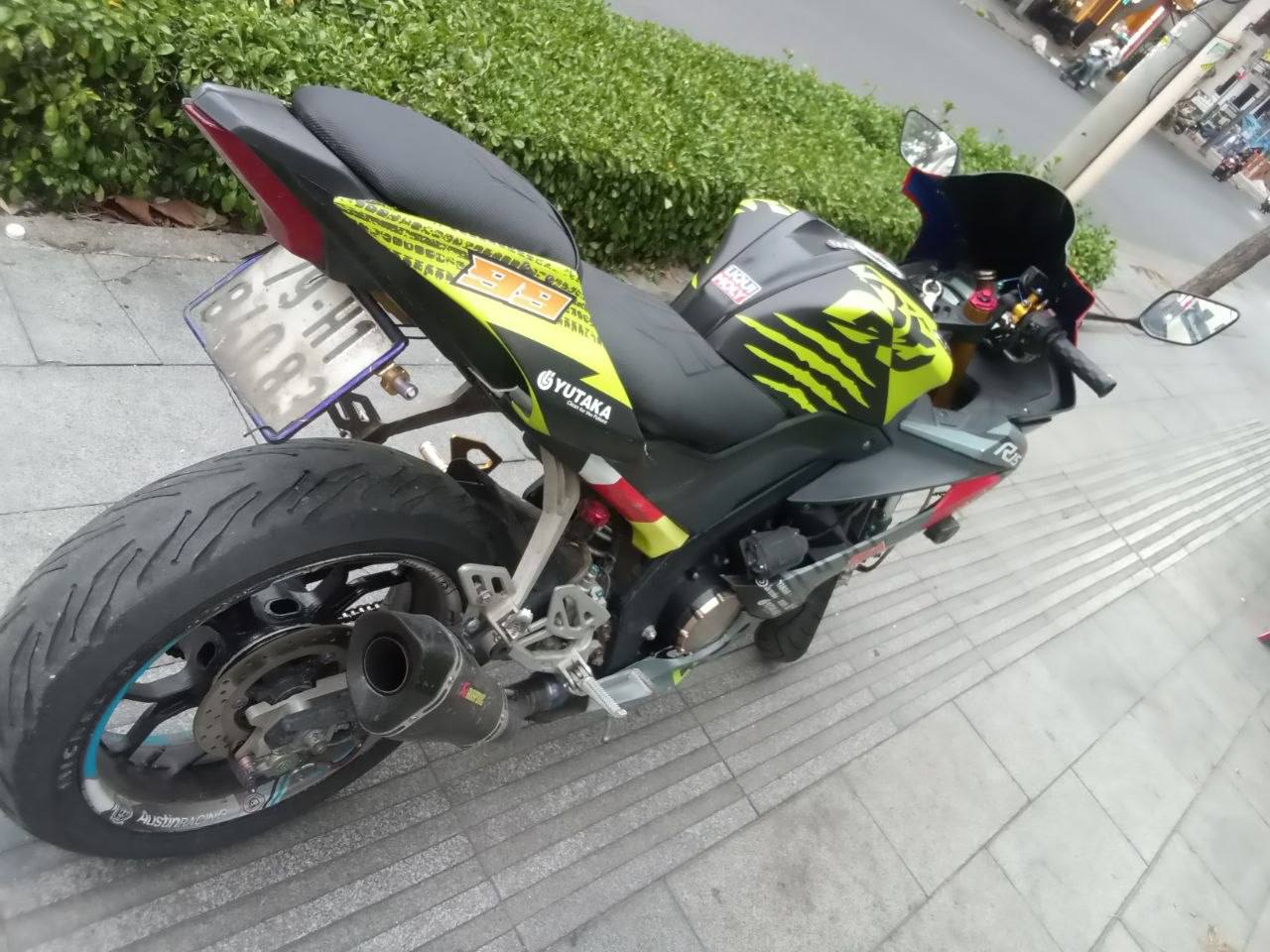 Фото 2: Продаётся спортивный мотоцикл Yamaha R15 V3 с внешними доработками