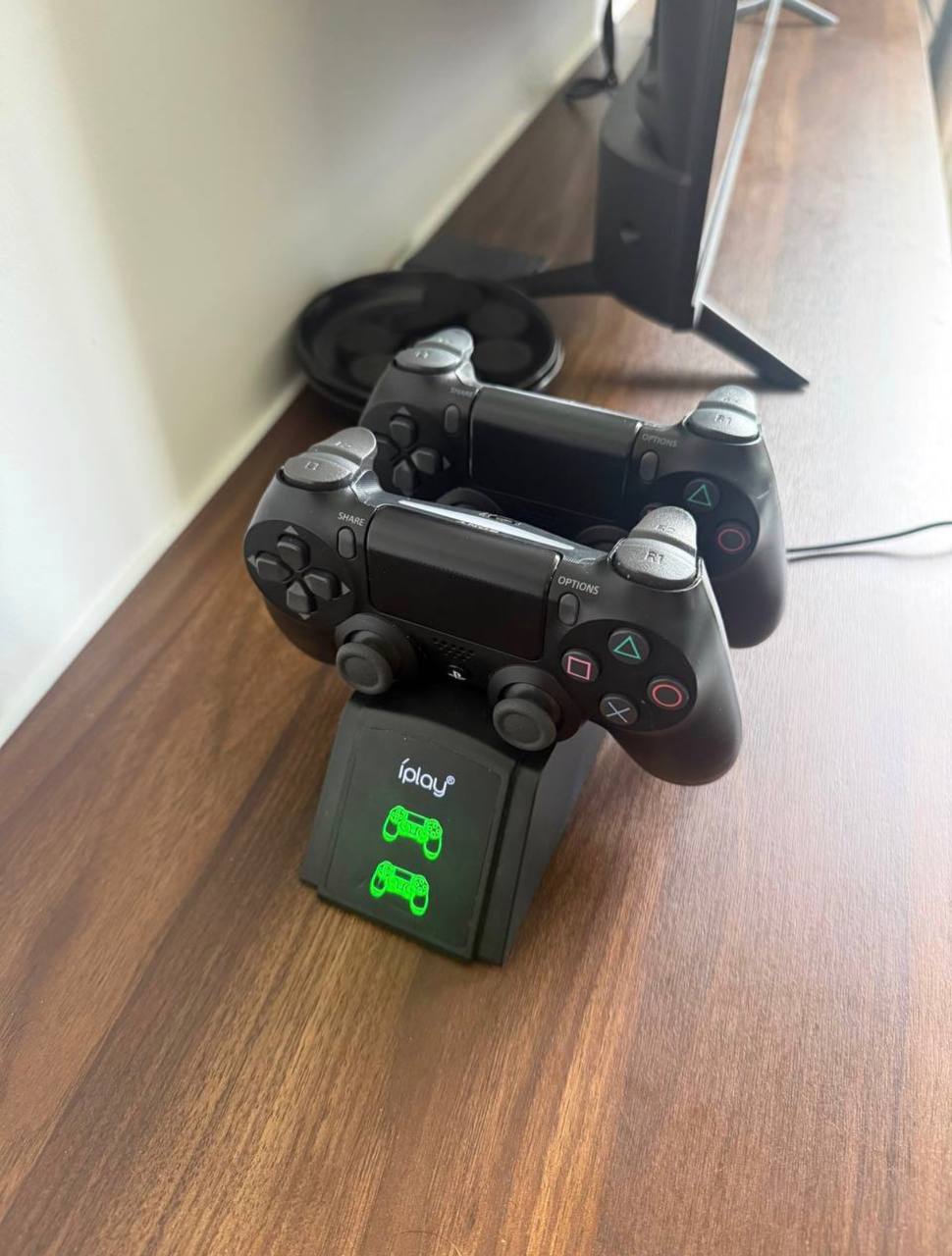 Фото 2: Продаётся PS4 Pro 1TB Hach версия, позволяющая устанавливать любые игры бесплатно.