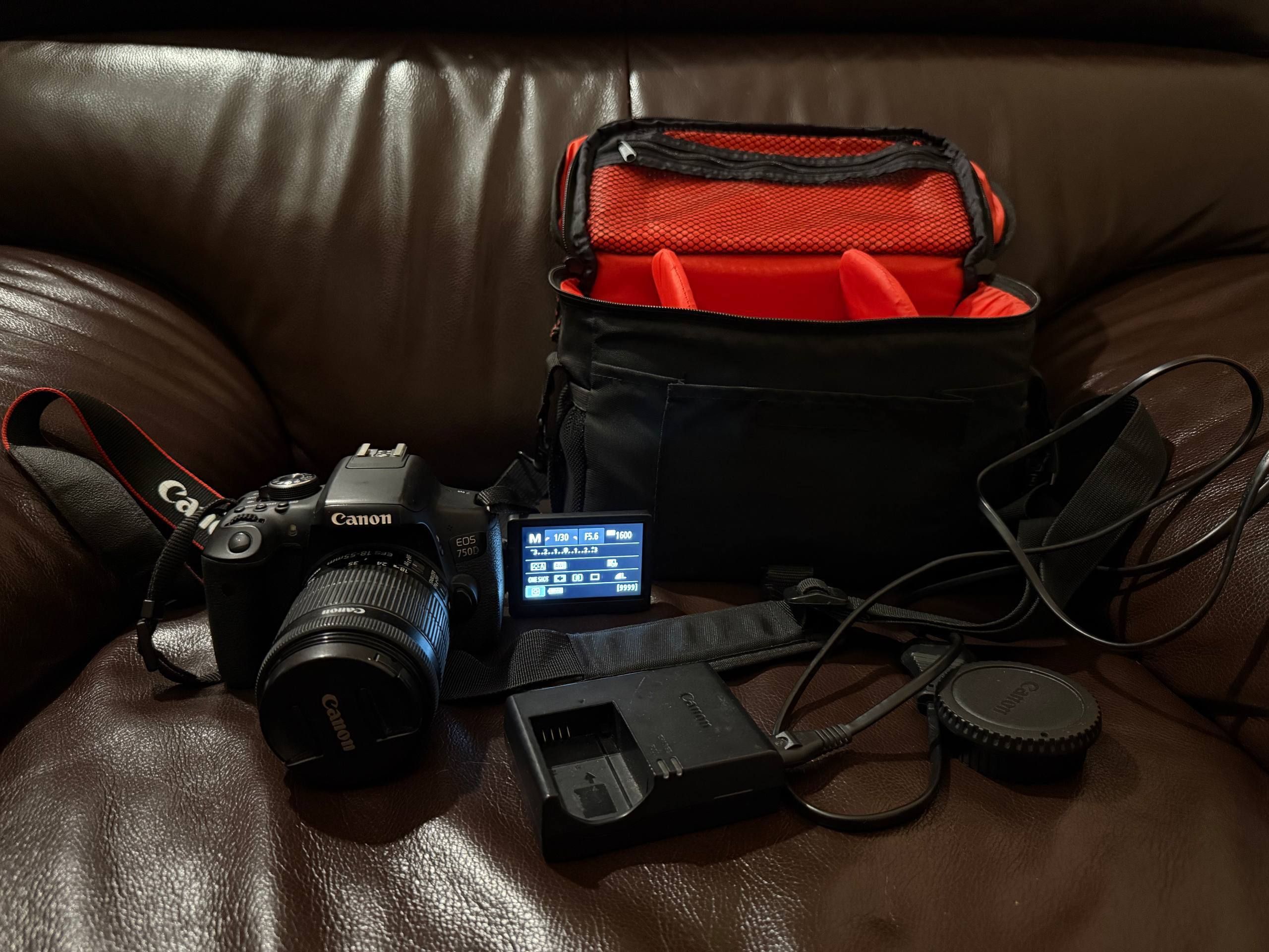 Продаётся фотоаппарат Canon EOS 750D Kit 18-55 мм в отличном…