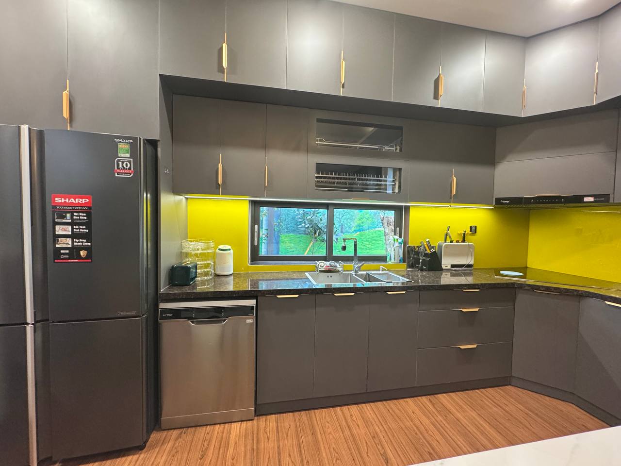 Вилла в южной части Нячанга, полезная площадь 450 м², включает двор, гостиную, кухню, 3…