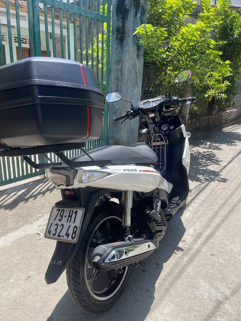 Фото 3: Продаётся скутер Yamaha Nouvo SX 125cc в хорошем состоянии, владелец п