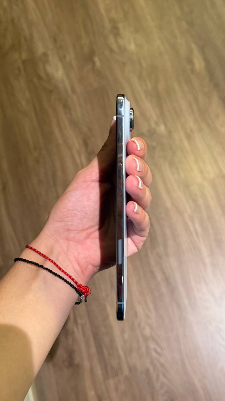 Фото 2: Продаётся iPhone Air (17) в цвете Sky Blue, объём памяти 256 ГБ