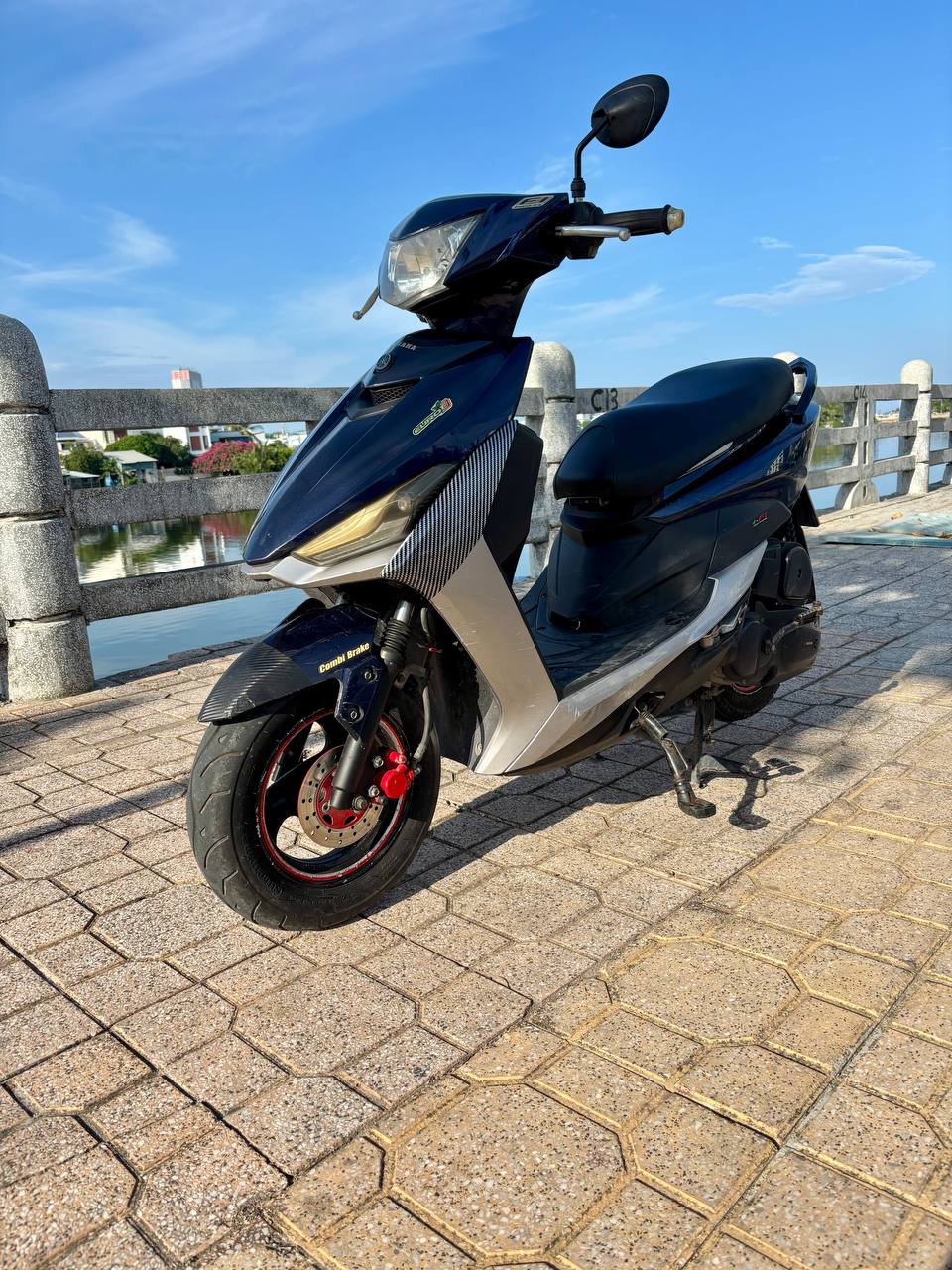 Фото 2: Продаётся скутер Yamaha 50 куб