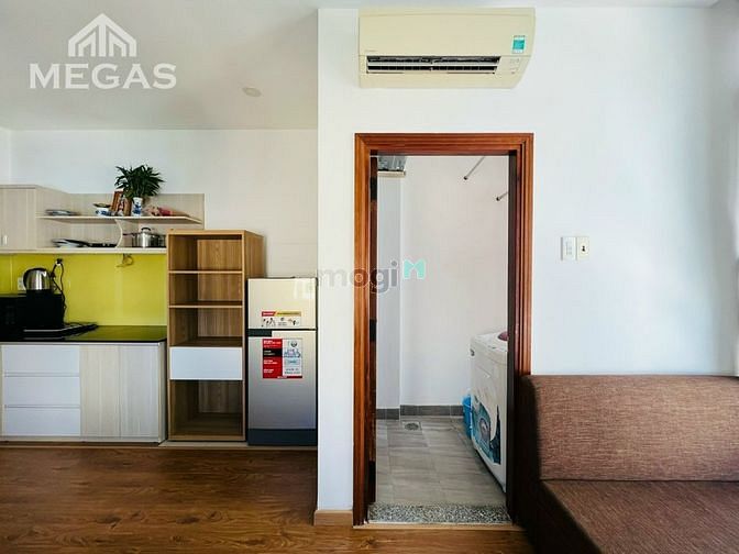 Фото 2: Спальня отделена от гостиной, образуя 2 отдельные комнаты